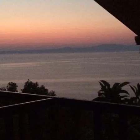 Beautiful In With Sea View..!!! Tatil Evi Afytos